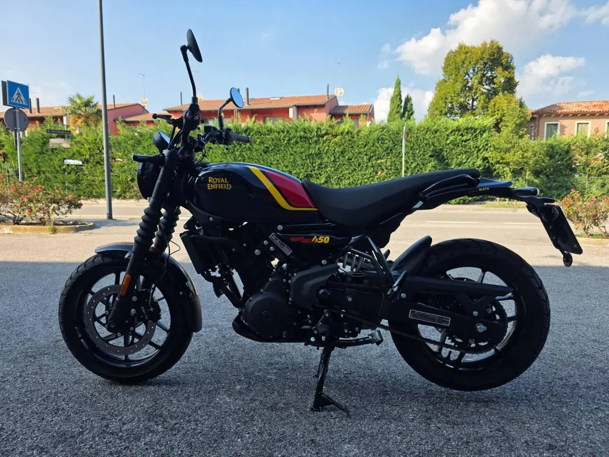 Royal Enfield Guerrilla 450 (2024 - 26) (2)