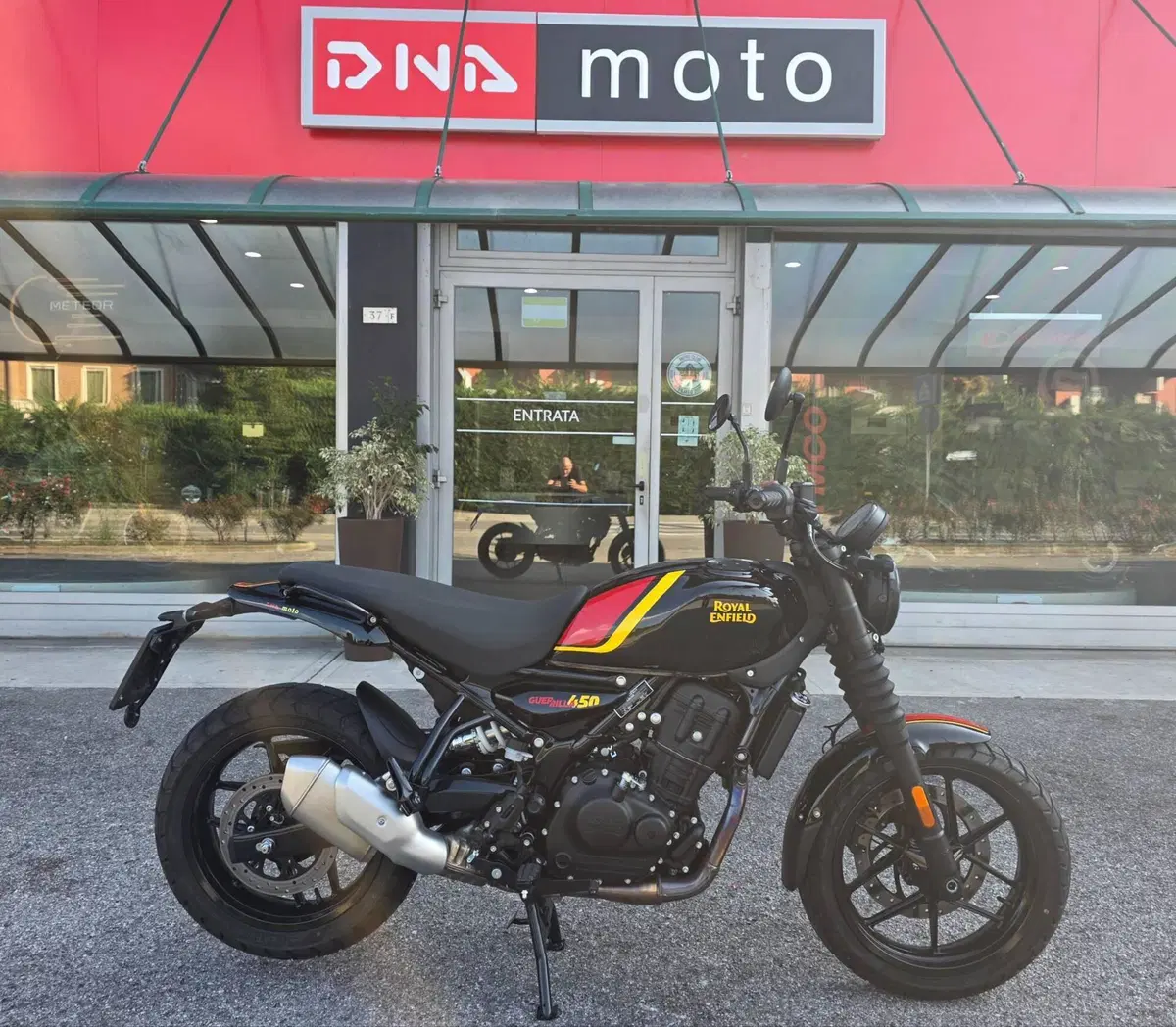 Royal Enfield Guerrilla 450 (2024 - 26) (3)