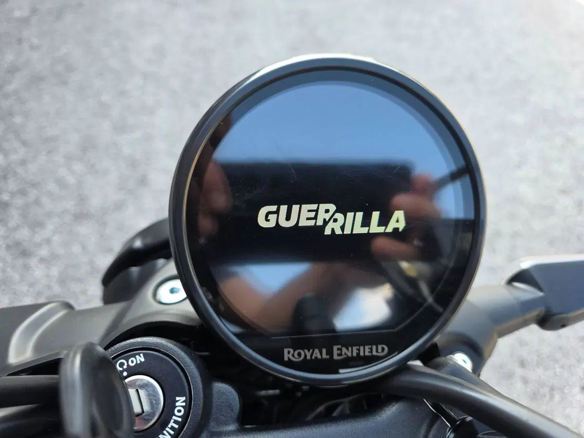 Royal Enfield Guerrilla 450 (2024 - 26) (7)