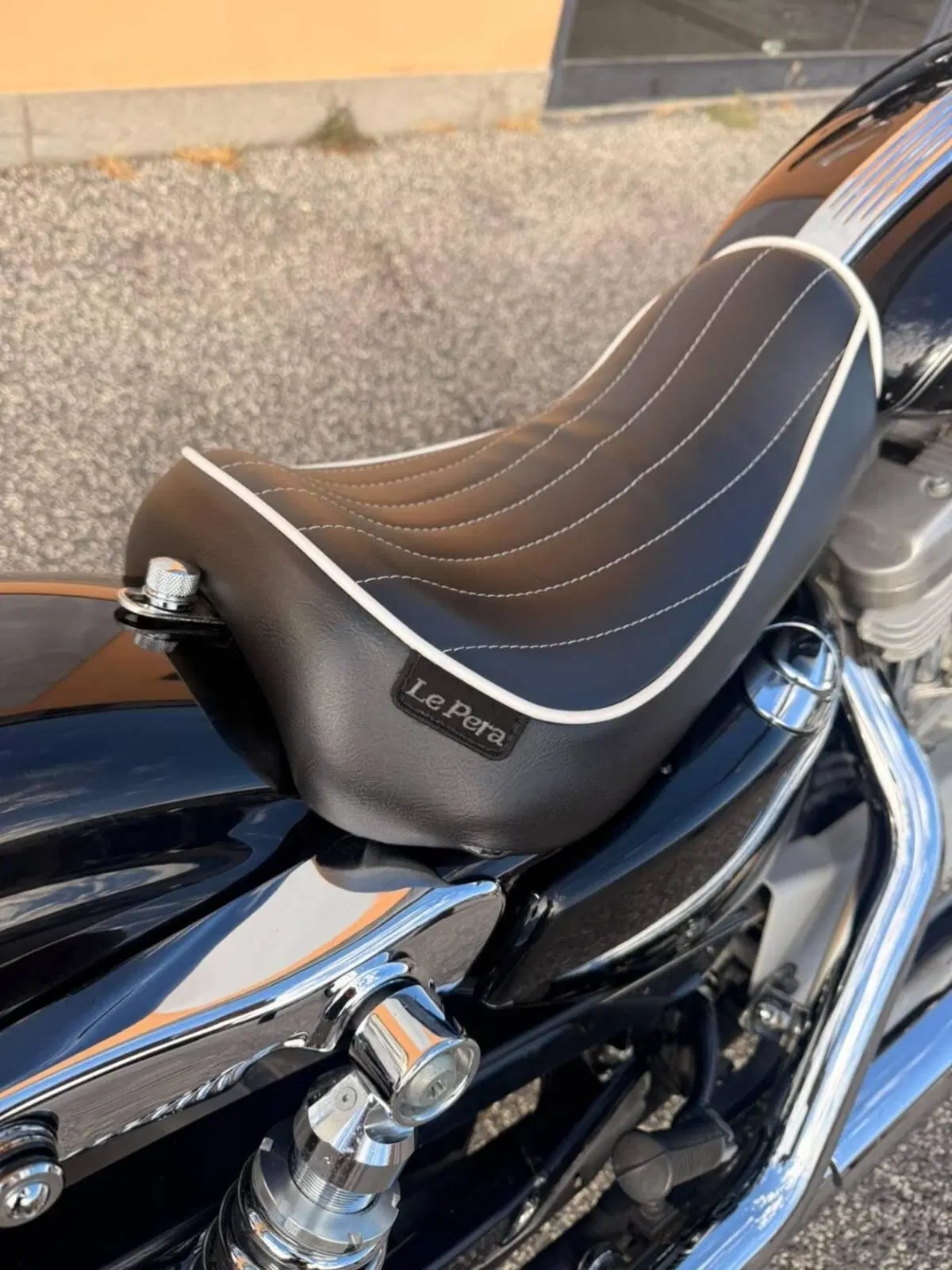 Harley-Davidson 883 Custom (2006 - 07) - XL 883C (4)