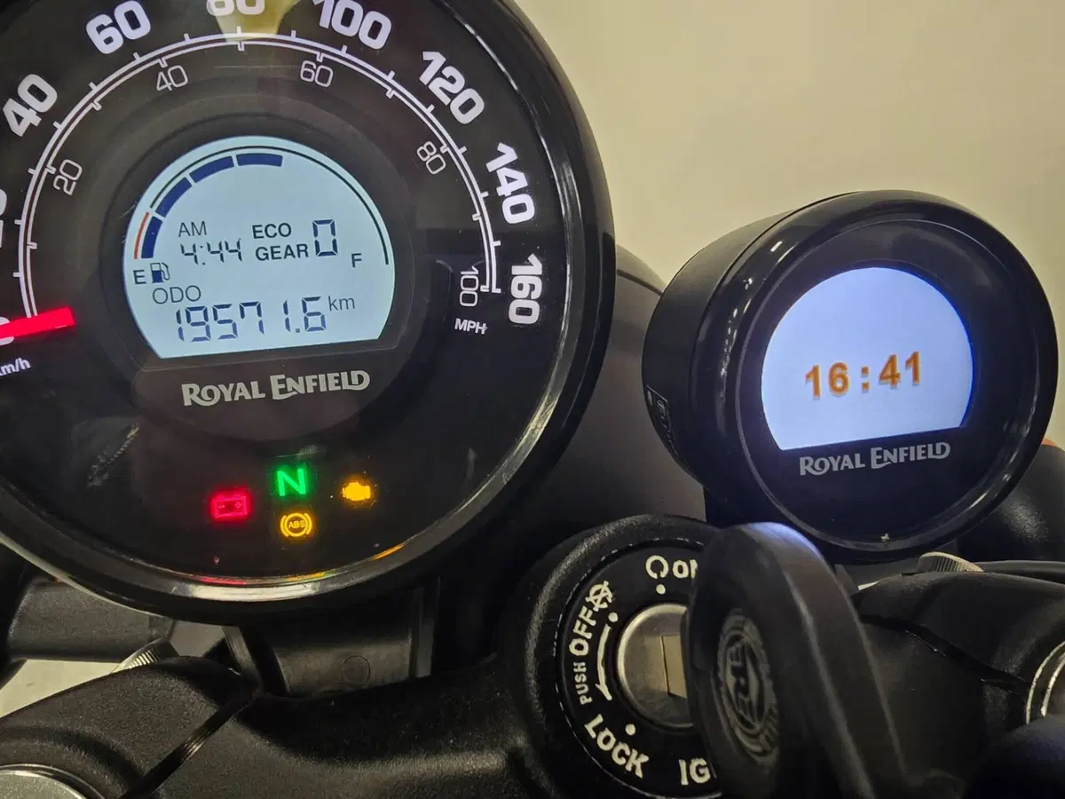 Royal Enfield HNTR 350 (2022 - 26) (5)