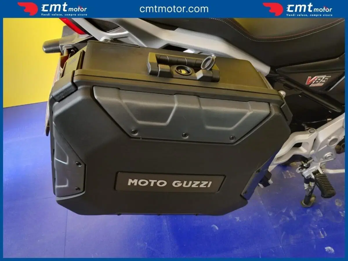 Moto Guzzi V85 Strada (2024 - 26) (8)