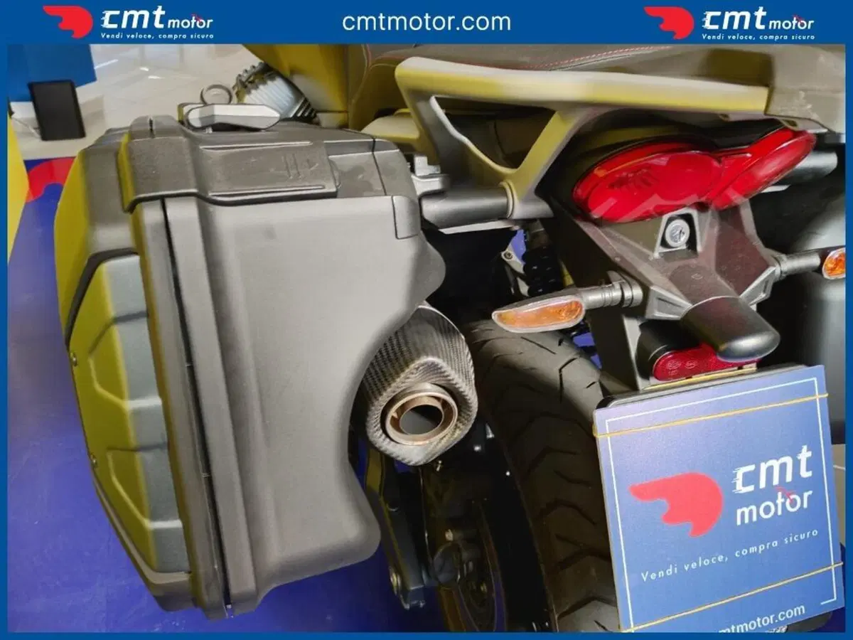 Moto Guzzi V85 Strada (2024 - 26) (10)