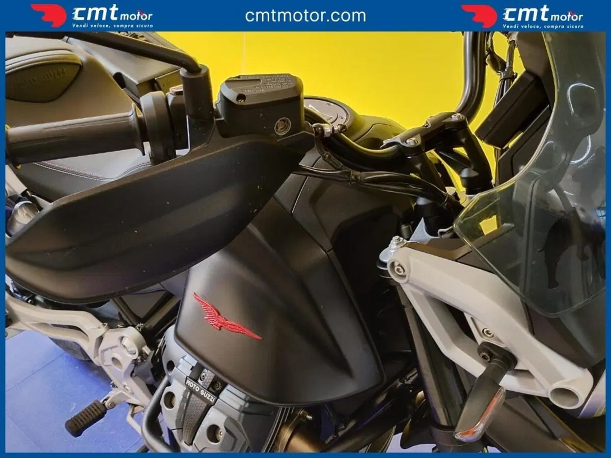 Moto Guzzi V85 Strada (2024 - 26) (12)