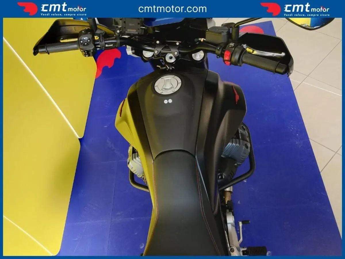 Moto Guzzi V85 Strada (2024 - 26) (14)