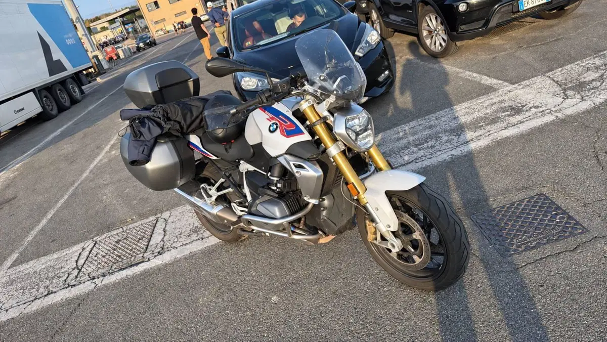 Bmw R 1250 R (2021 - 25) (2)