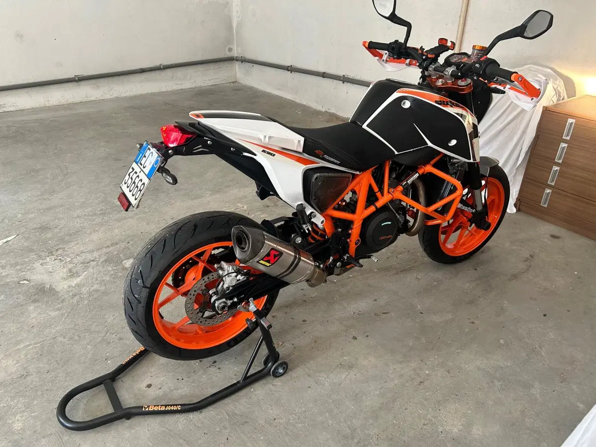KTM 690 Duke R (2010 - 15)