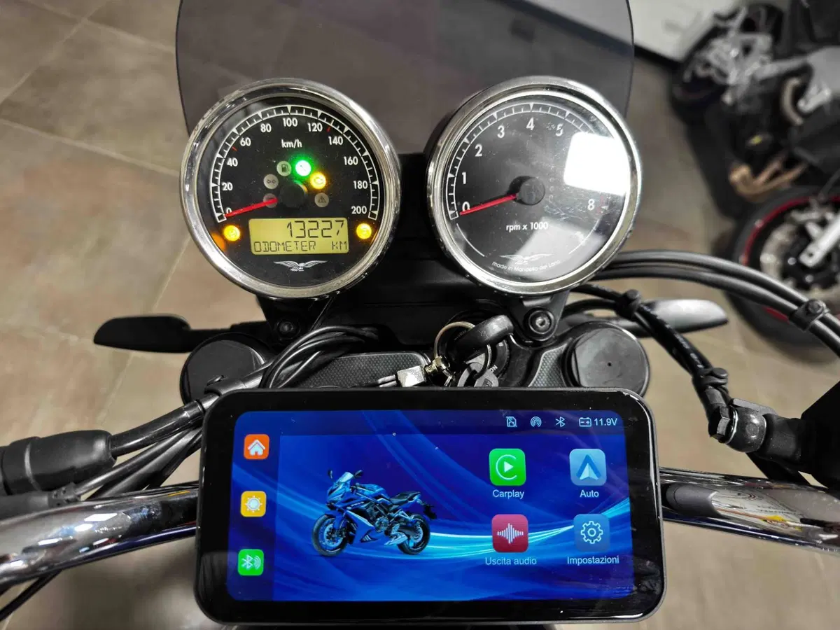 Moto Guzzi V7 850 Stone Special Abs (2021) (5)