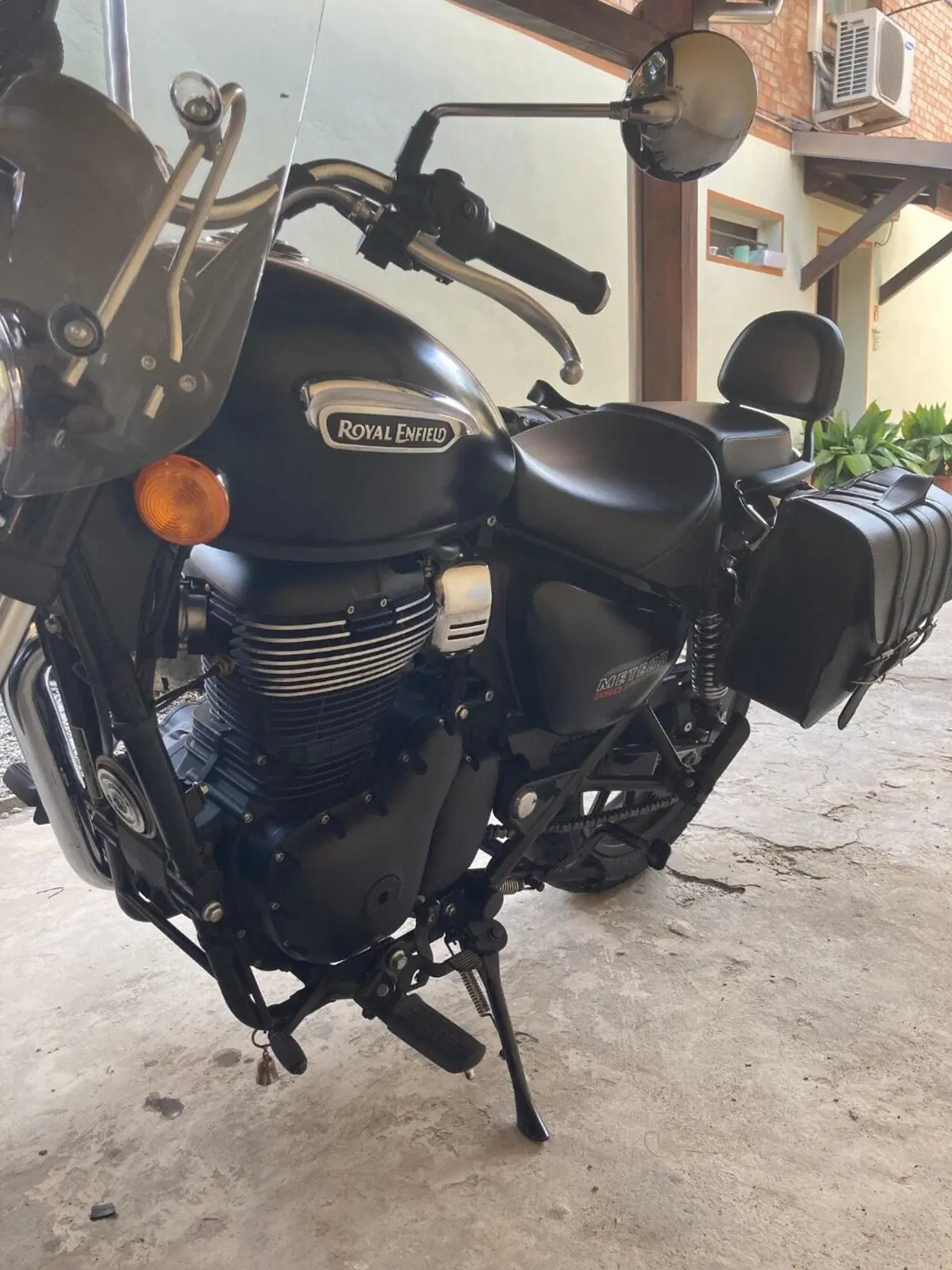 Royal Enfield Meteor 350 (2021 - 26) (2)