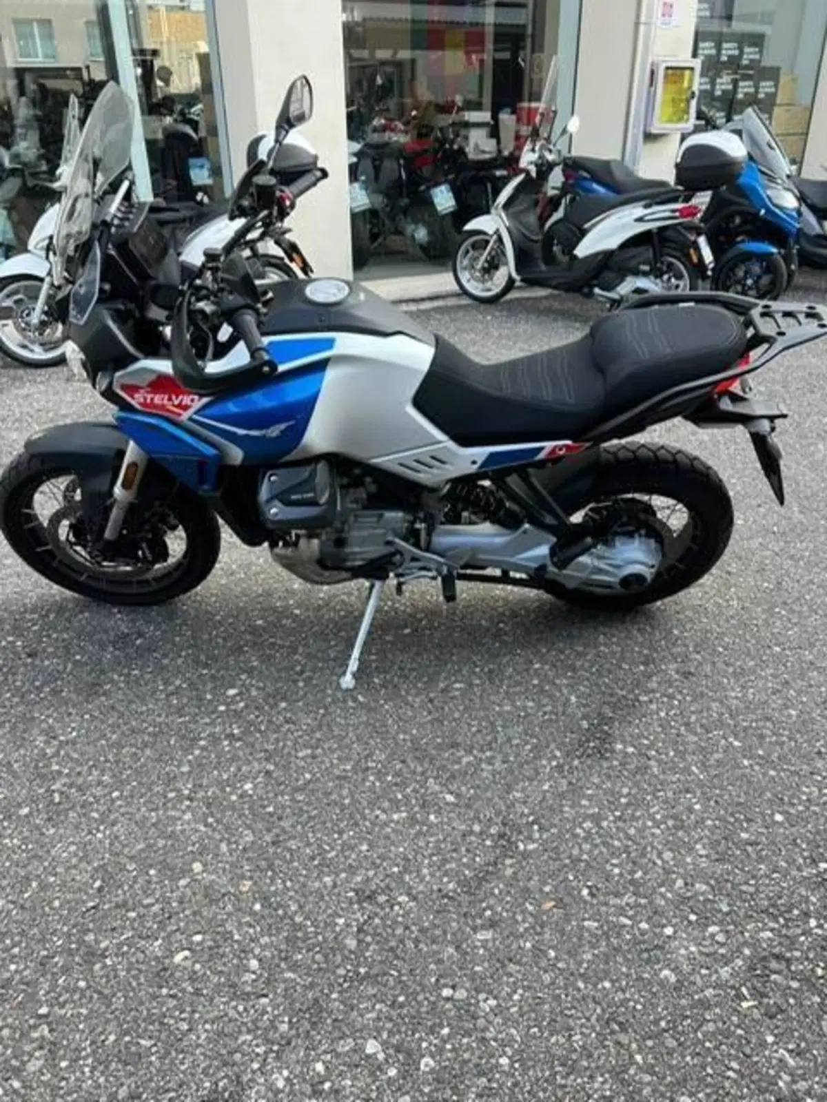 Moto Guzzi Stelvio Duecento Tributo (2025 - 26) (2)