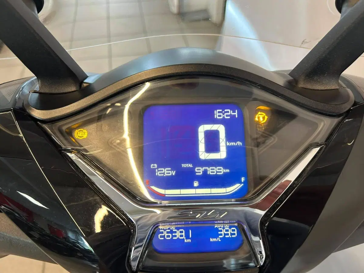 Honda SH 150i Sport (2024 - 25) (4)