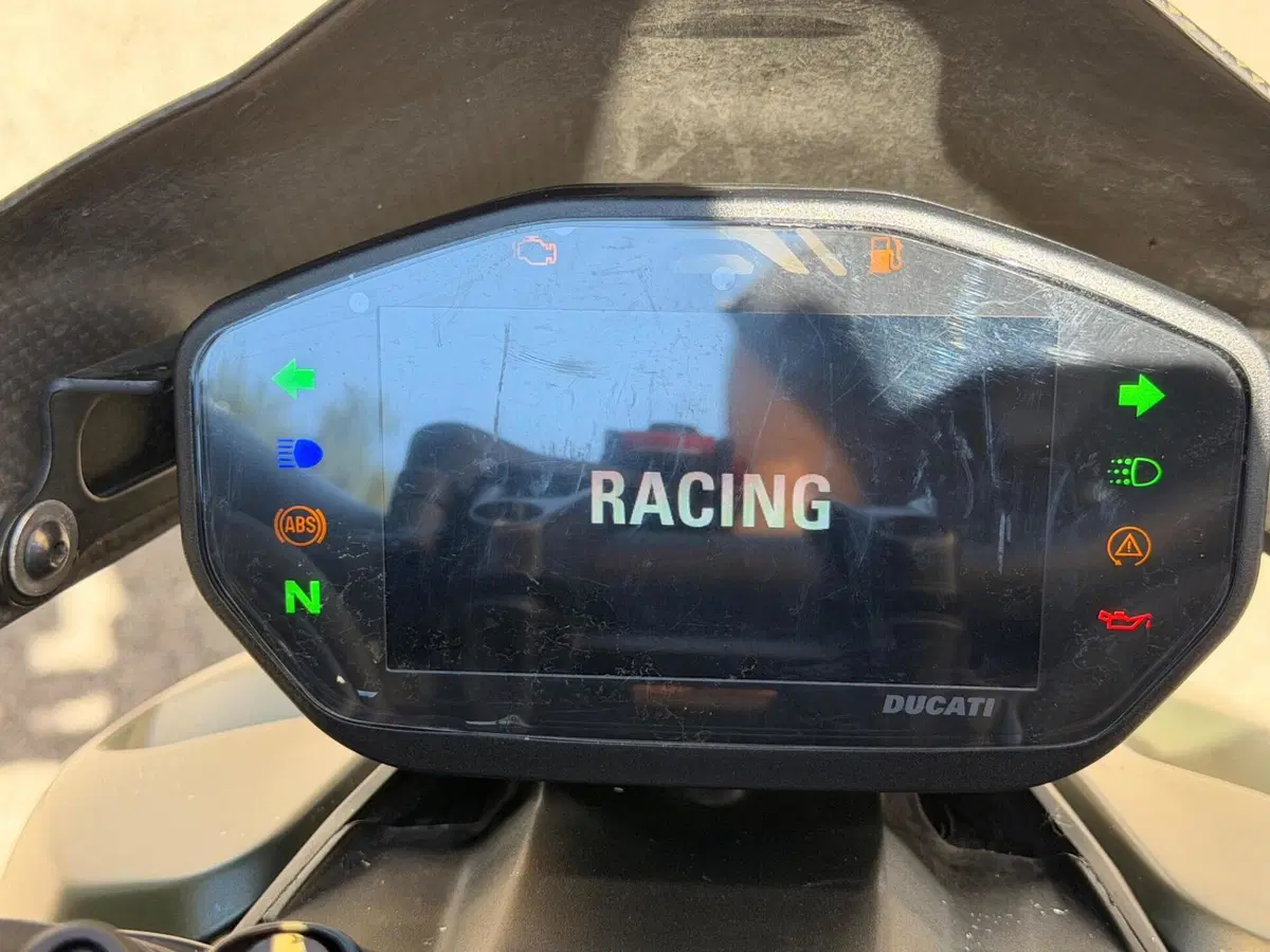 Ducati Streetfighter V2 (2022 - 24) (3)