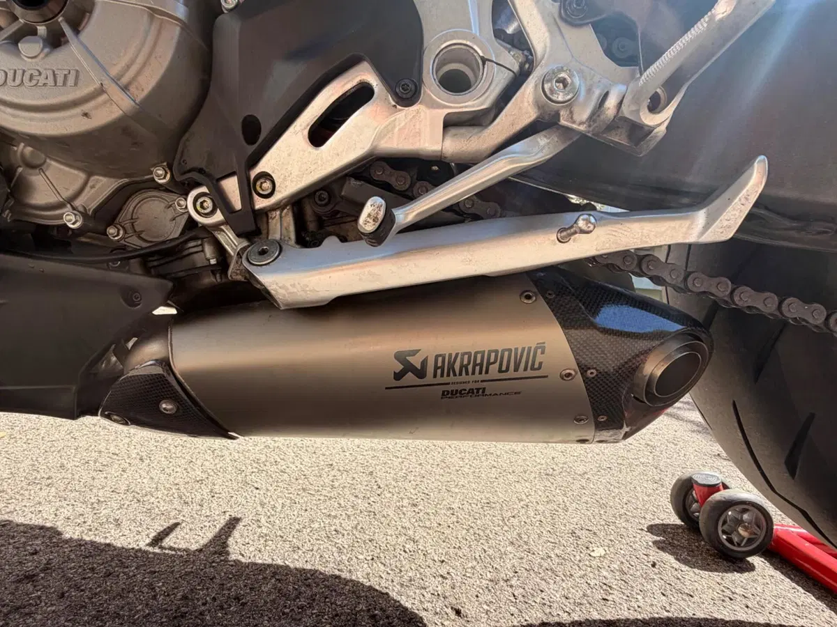 Ducati Streetfighter V2 (2022 - 24) (6)
