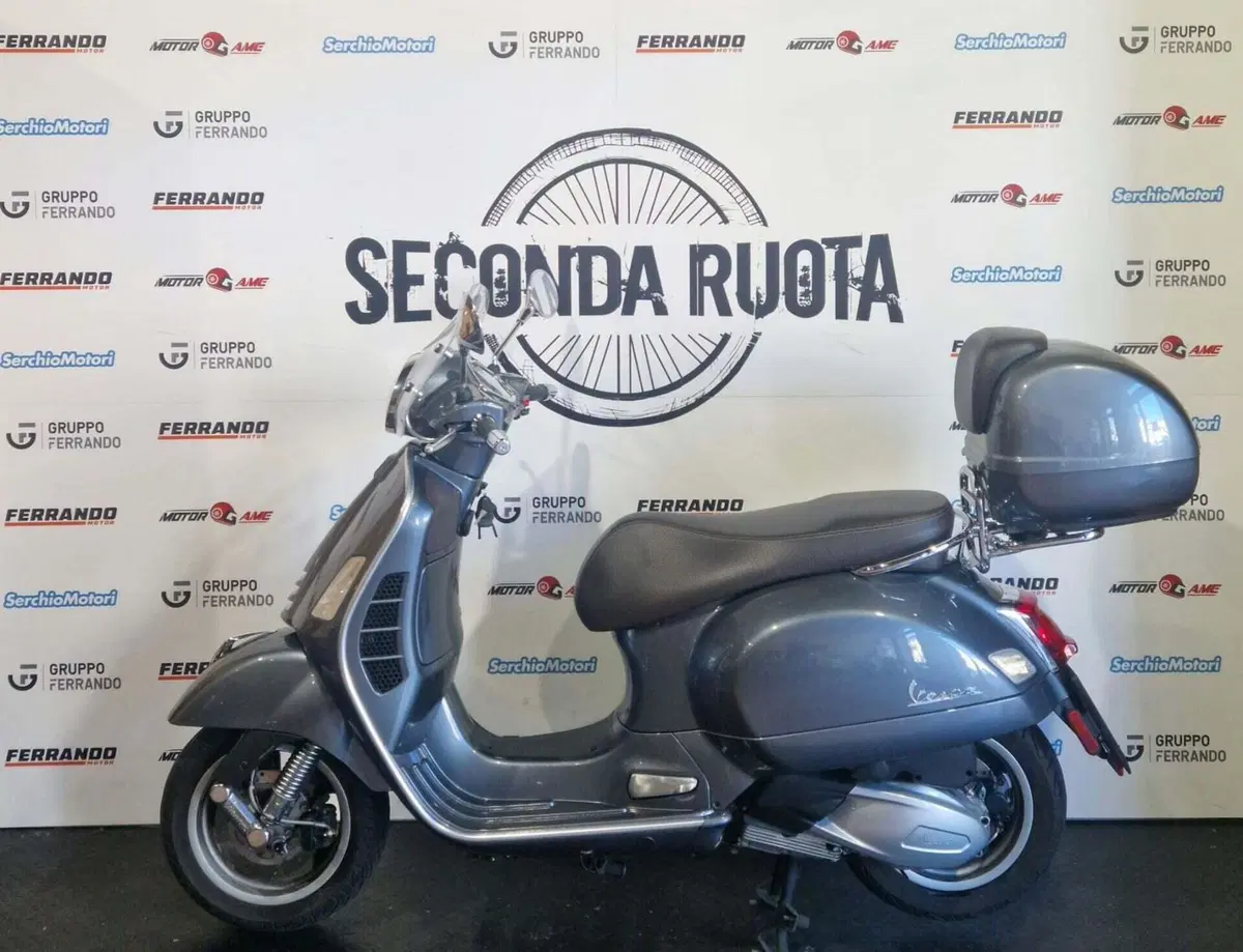 Vespa GTS 300 Touring Hpe (2021 - 22) (2)