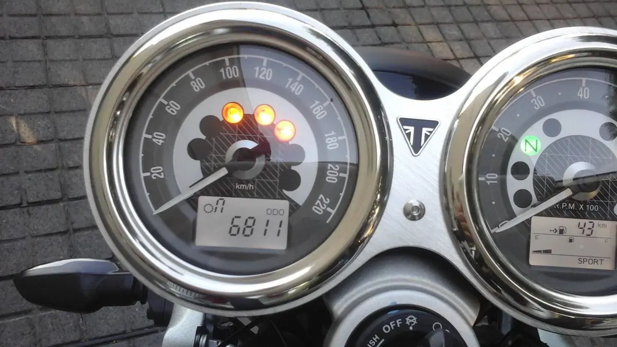 Triumph Speed Twin 1200 (2025 - 26) (4)