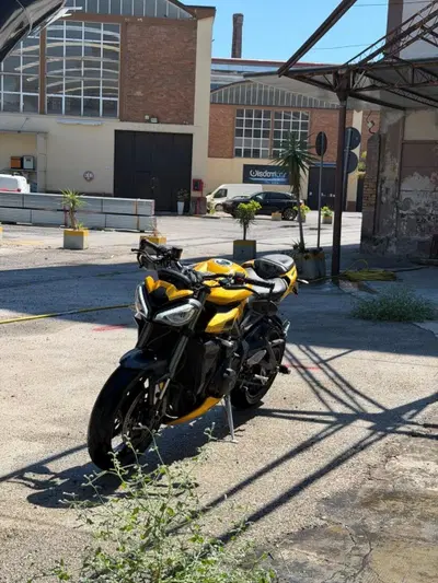 Triumph Street Triple 765 RS (2023 - 26) usata
