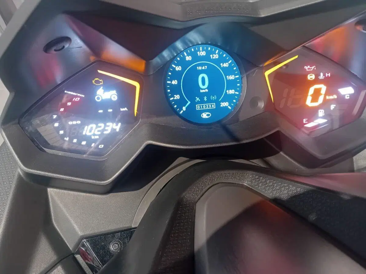 Kymco AK 550 ETS (2021 - 26) (4)