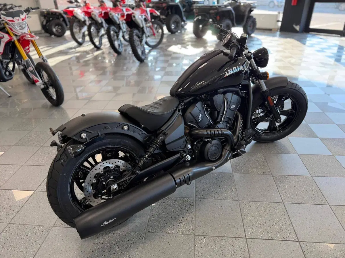 Indian Scout Sixty 999 Bobber (2025 - 26) (3)