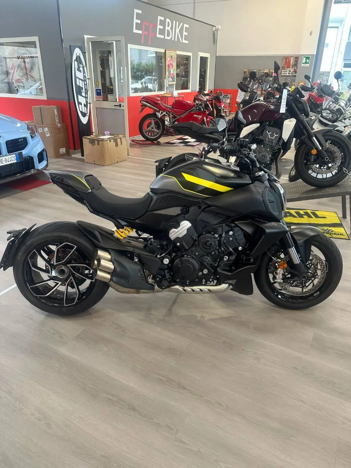 Ducati Diavel V4 (2023 - 26) (2)