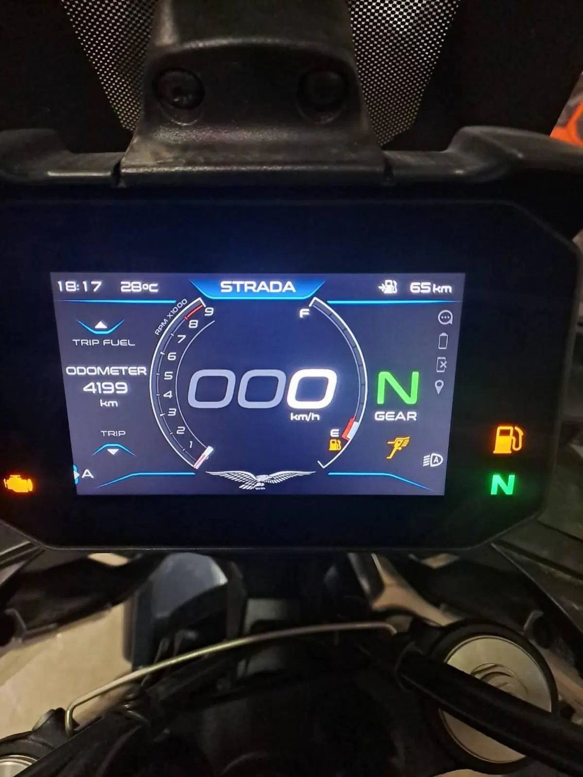 Moto Guzzi V85 TT (2024 - 26) (14)
