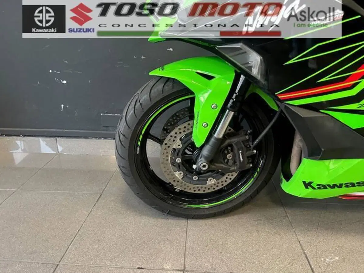 Kawasaki Ninja ZX-4RR (2024 - 26) (4)