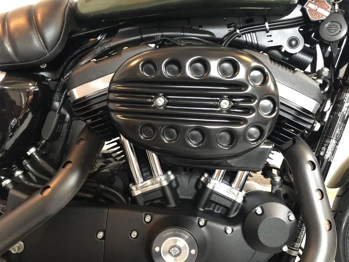 Harley-Davidson 883 Iron (2014 - 16) - XL 883N (2)