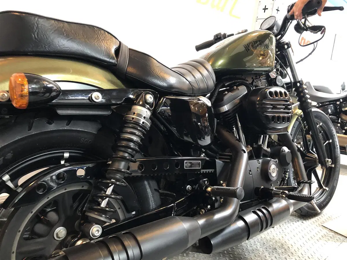 Harley-Davidson 883 Iron (2014 - 16) - XL 883N (3)