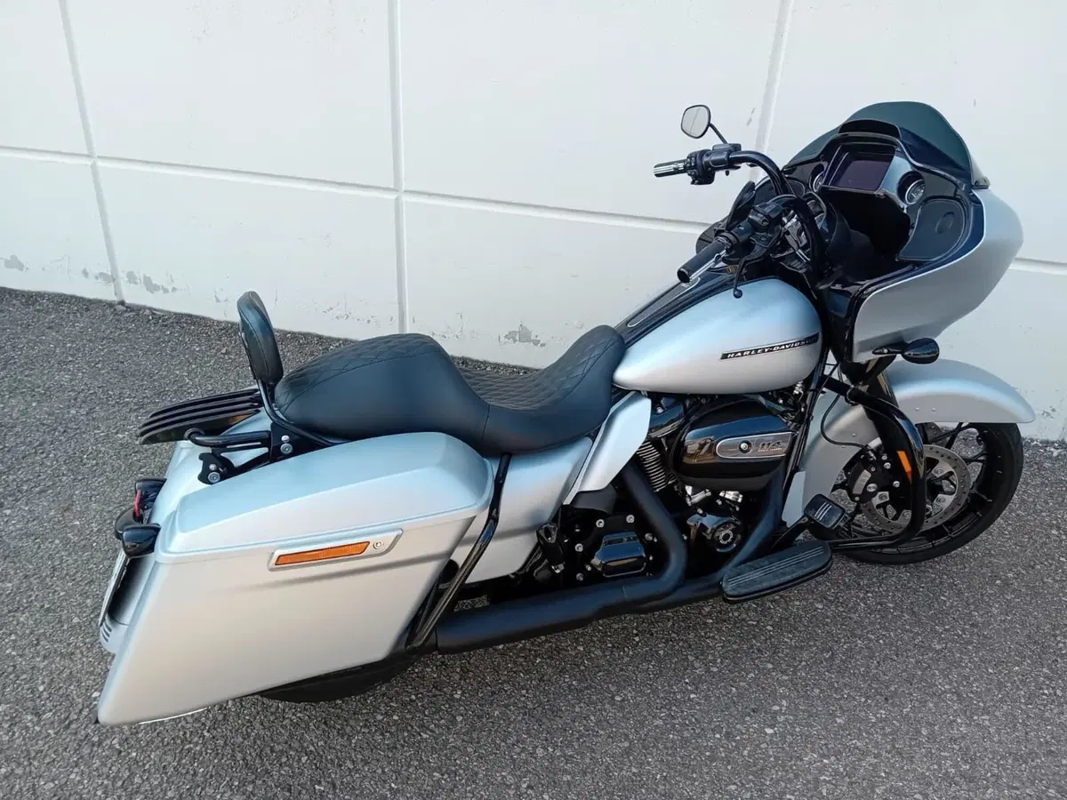 Harley-Davidson 114 Road Glide Special (2019 - 20) - FLTRXS (3)