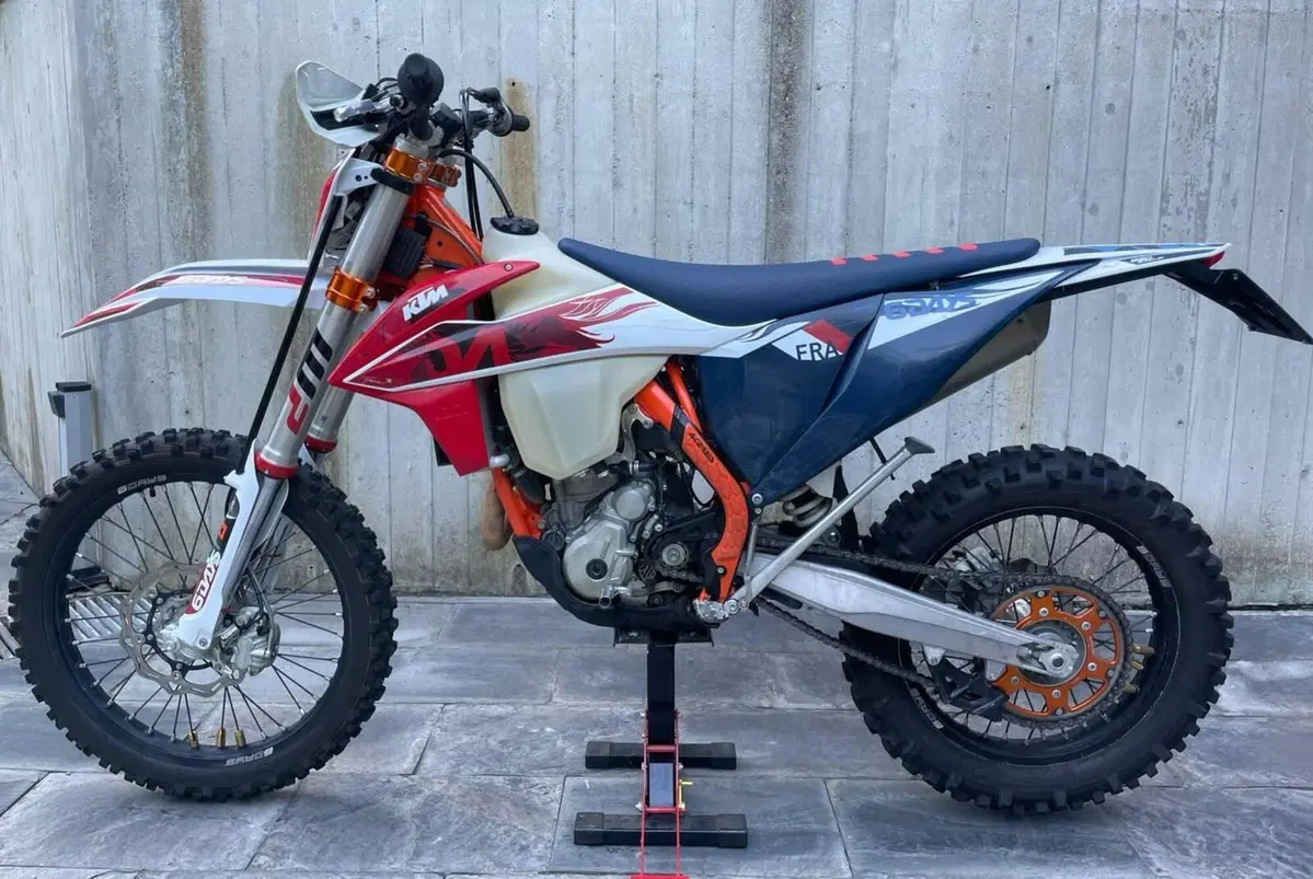 KTM 250 EXC-F Six Days (2023) (2)