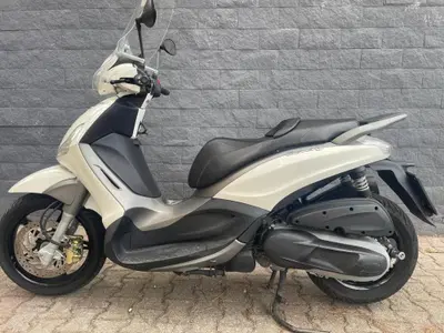 Piaggio Beverly 350 SportTouring ie (2011 - 15) usata