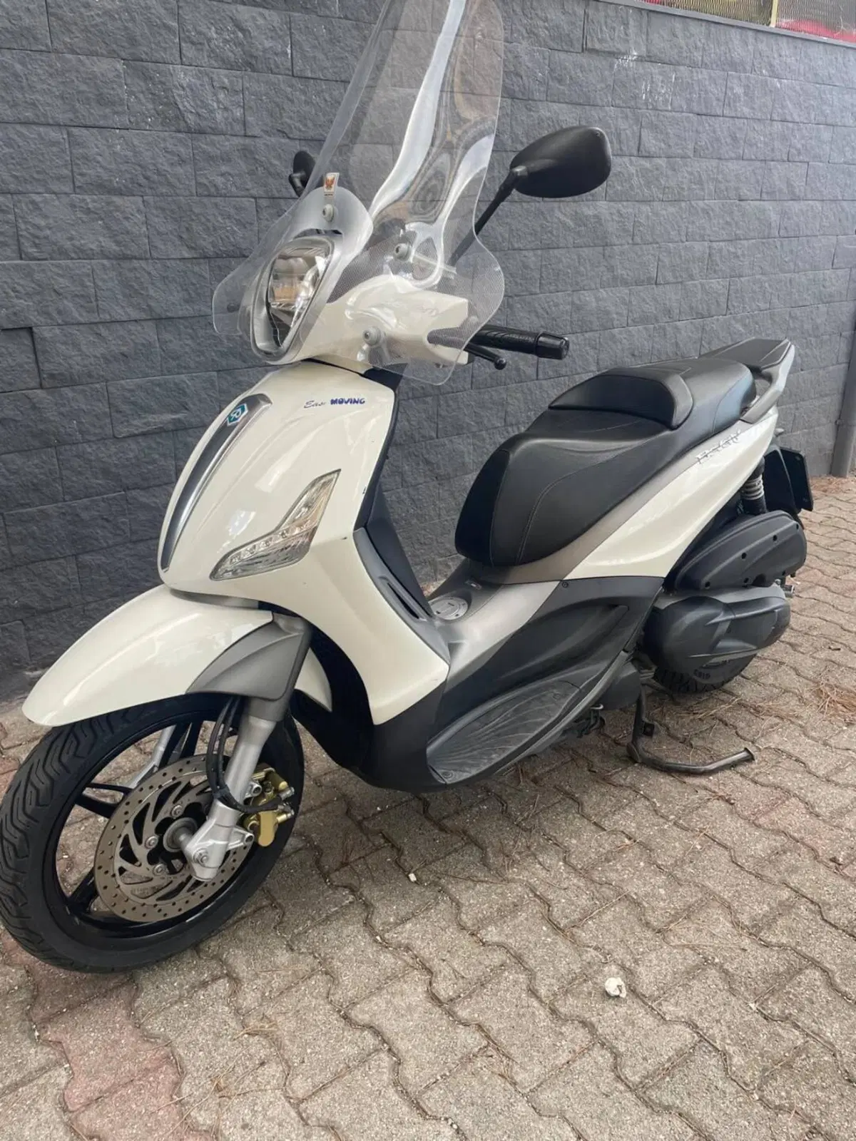 Piaggio Beverly 350 SportTouring ie (2011 - 15) (3)