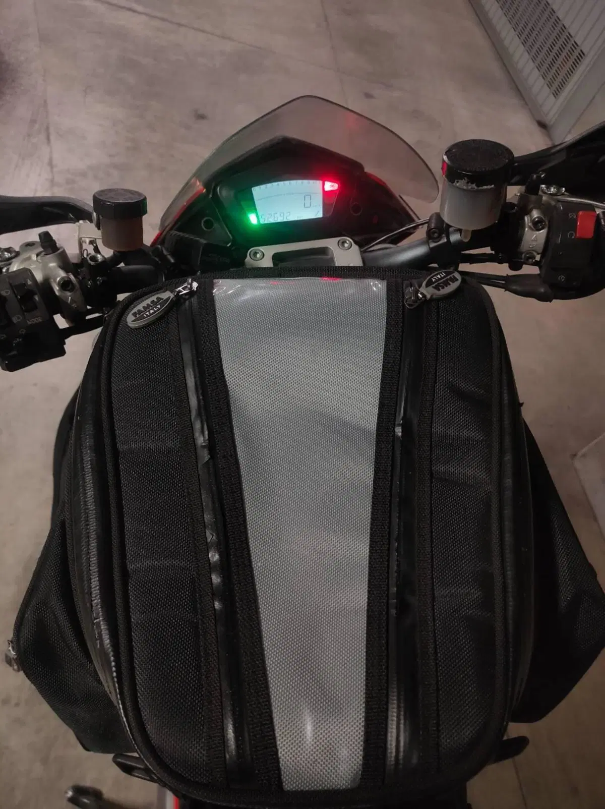 Ducati Hypermotard 1100 (2007 - 09) (4)