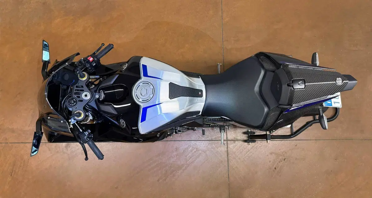 Yamaha YZF R1M (2020 - 25) (4)