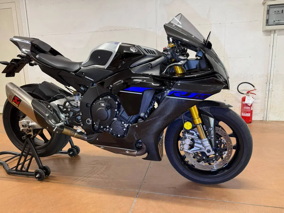 Yamaha YZF R1M (2020 - 25) (5)