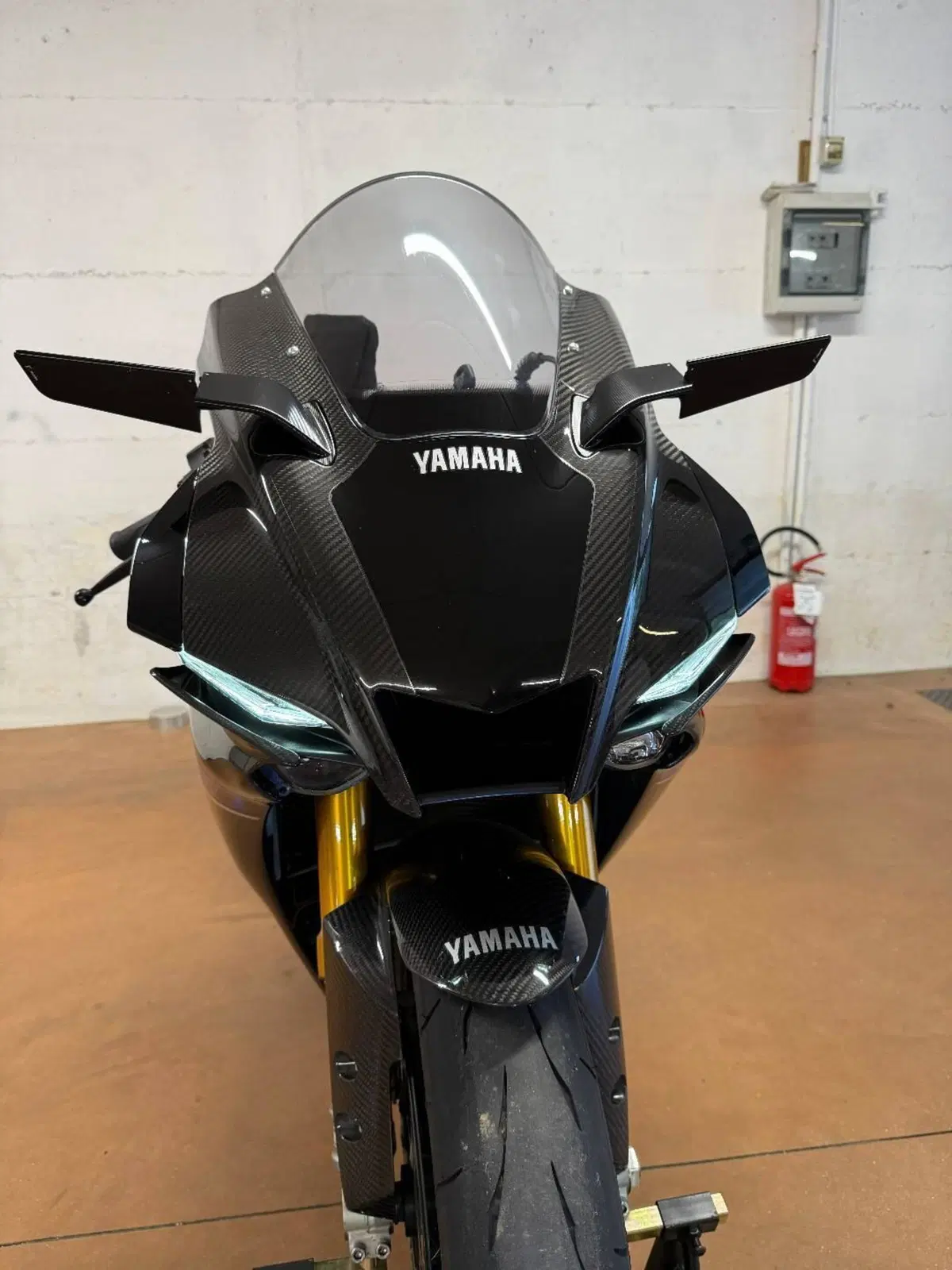 Yamaha YZF R1M (2020 - 25) (7)