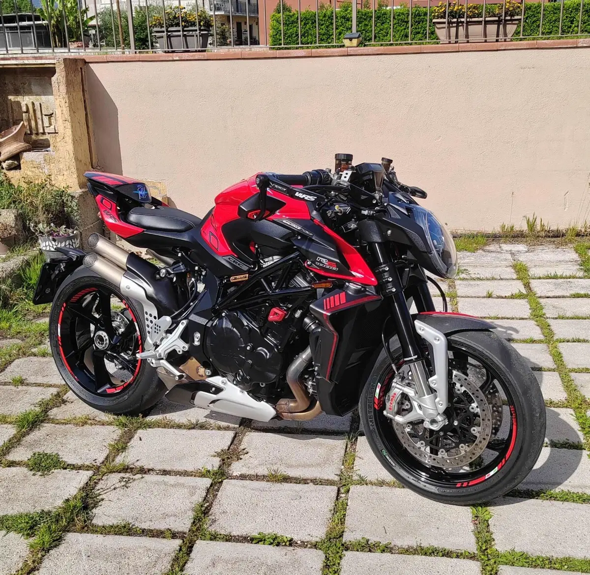 MV Agusta Brutale 1000 RS (2022 - 26)