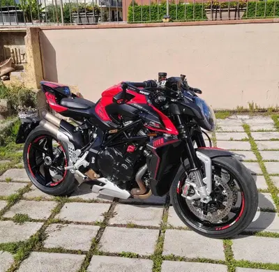 MV Agusta Brutale 1000 RS (2022 - 26) usata