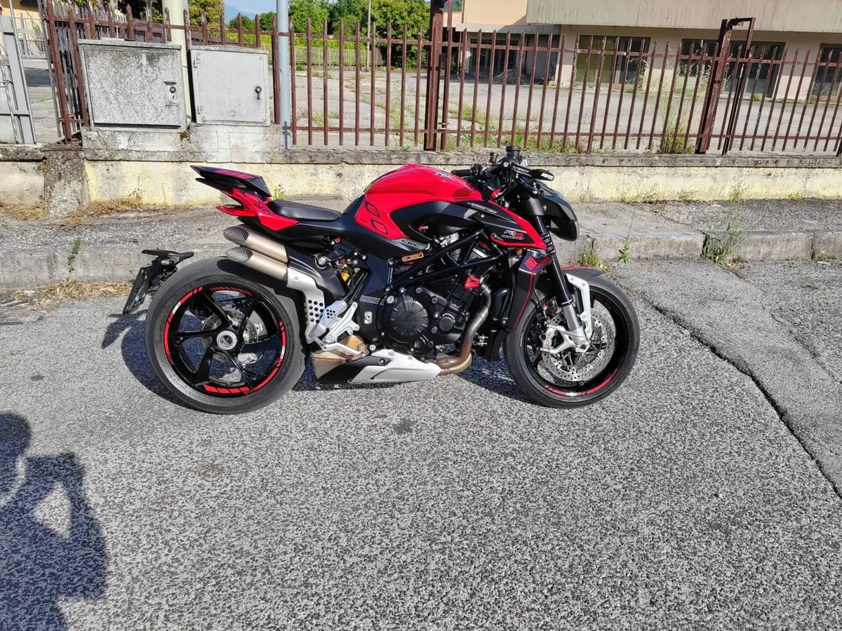 MV Agusta Brutale 1000 RS (2022 - 26) (3)