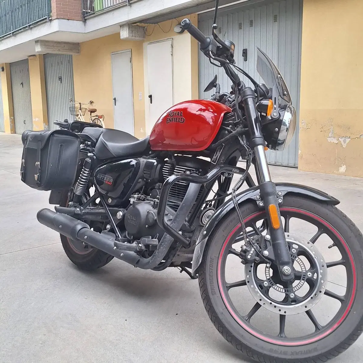 Royal Enfield Meteor 350 (2021 - 26) (2)
