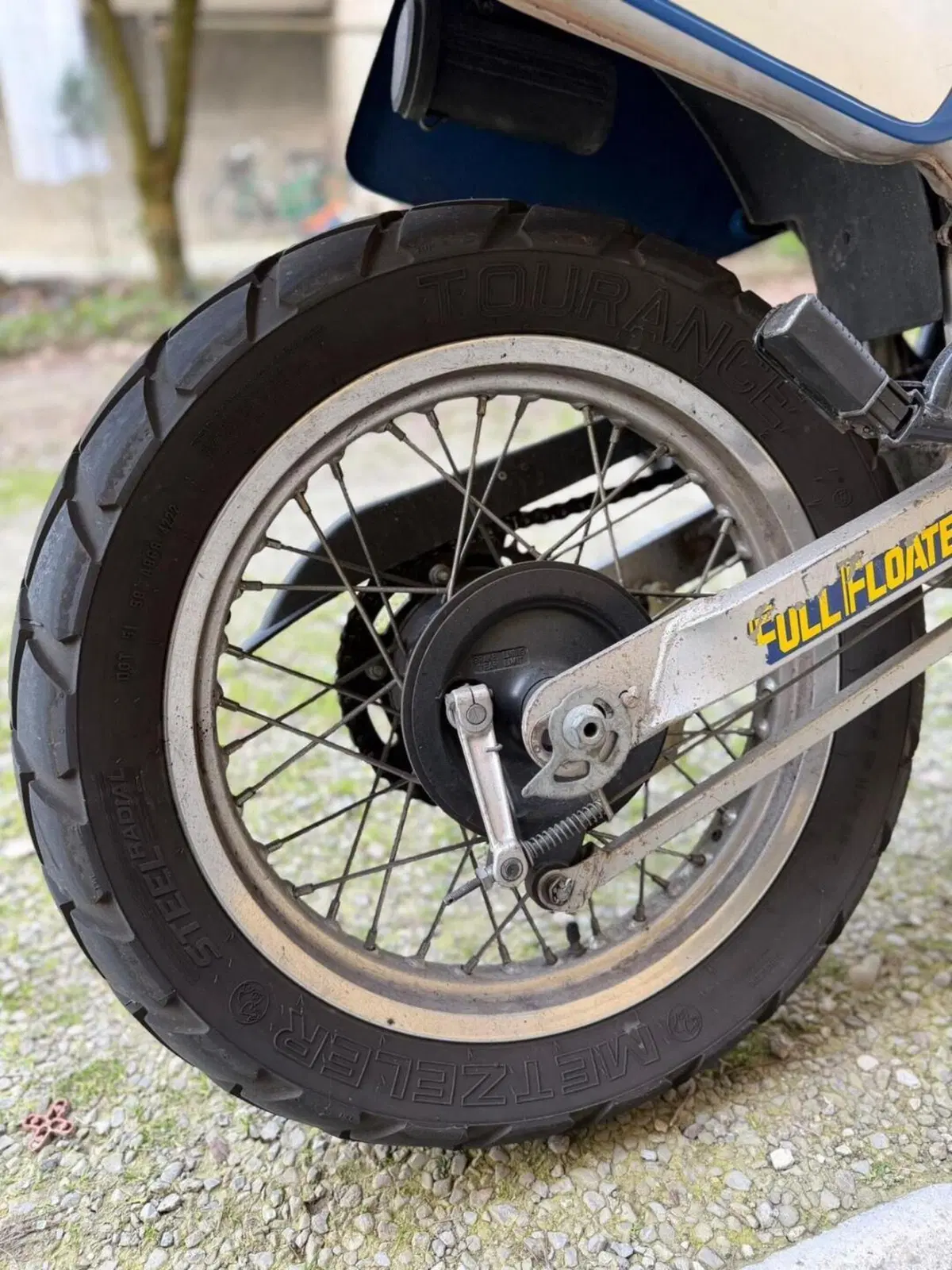 Suzuki Dr 600 R (9)