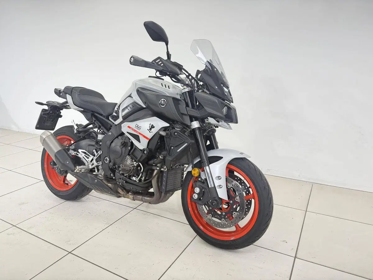 Yamaha MT-10 (2017 - 20) (4)