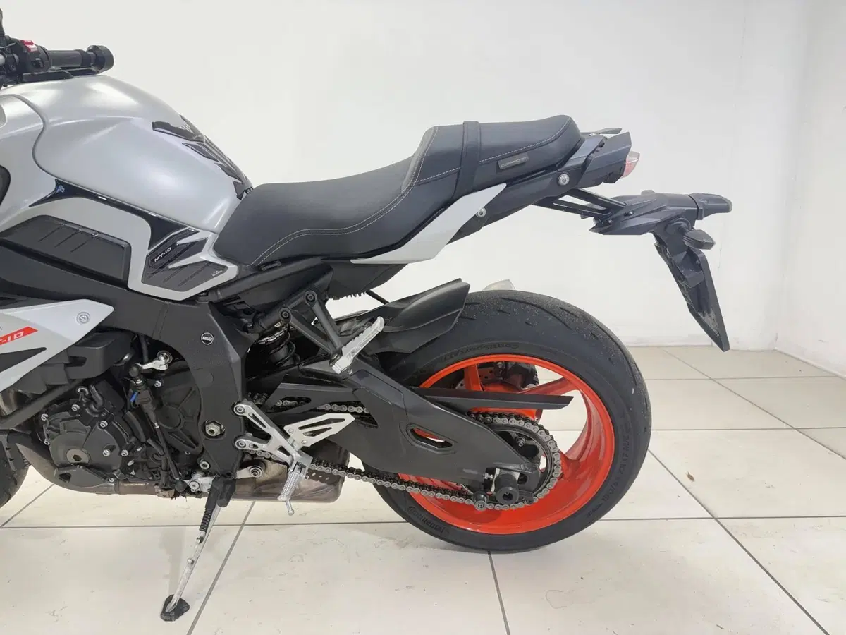 Yamaha MT-10 (2017 - 20) (12)