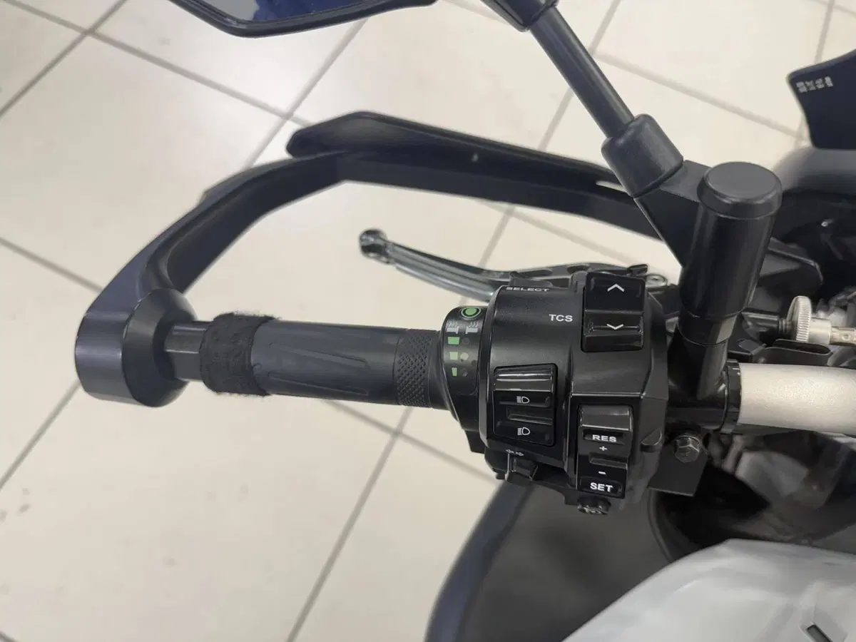 Yamaha MT-10 (2017 - 20) (14)