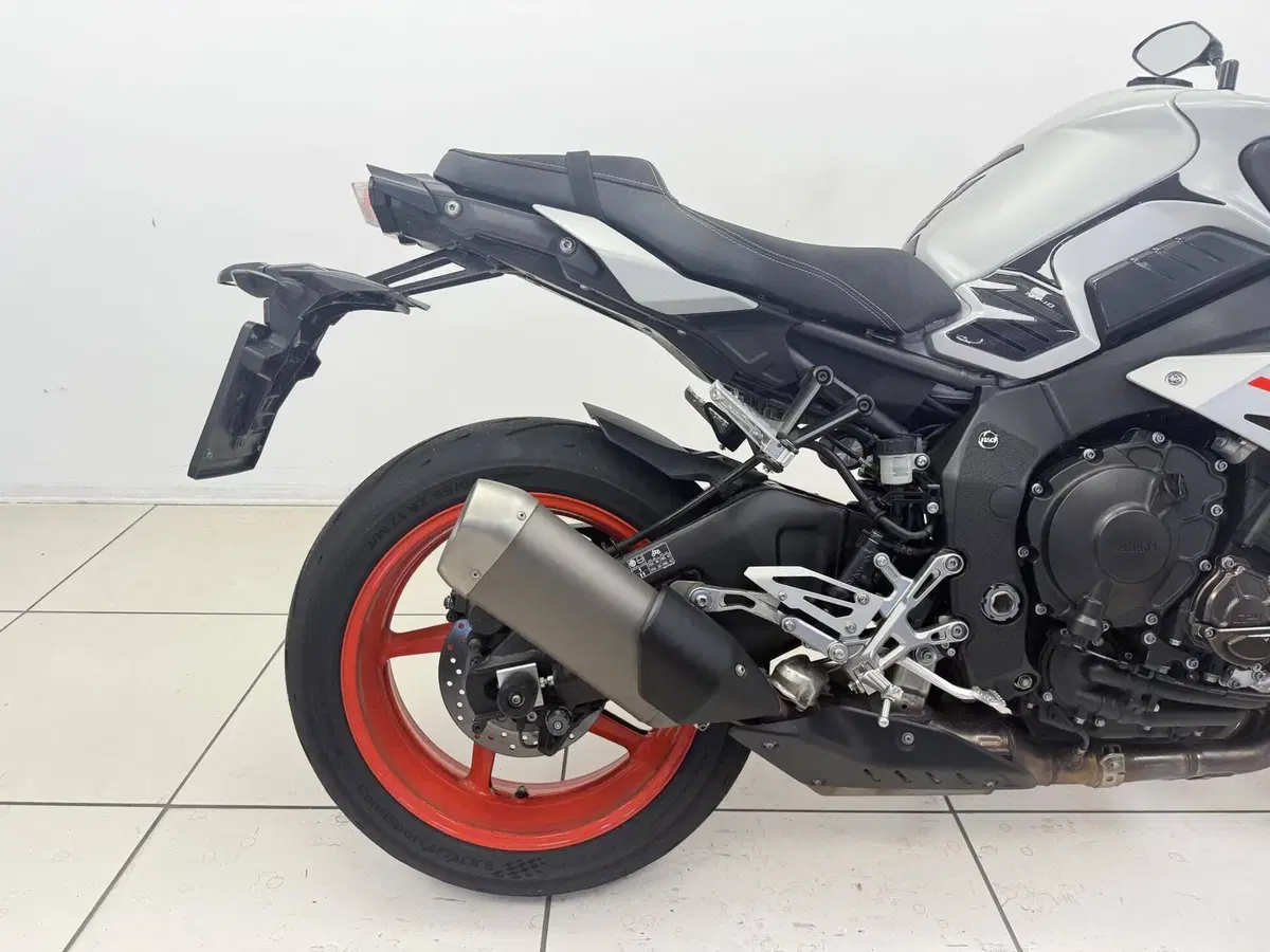 Yamaha MT-10 (2017 - 20) (18)