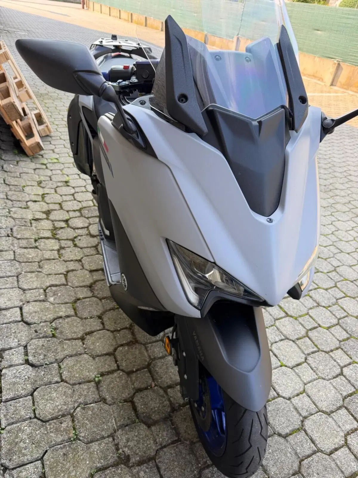 Yamaha T-Max 560 (2020 - 21) (4)