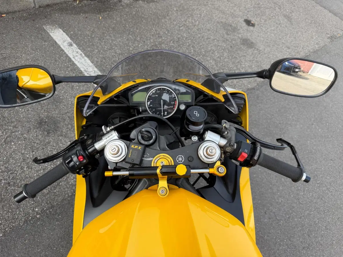 Yamaha YZF R6 (2006 - 07) (4)