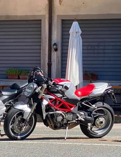 MV Agusta Brutale 910 S (2005 - 11) usata