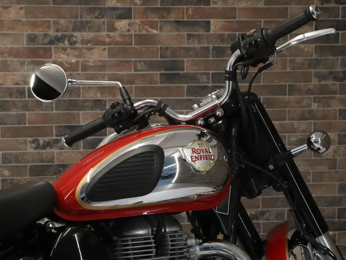 Royal Enfield Classic 350 (2021 - 26) (8)