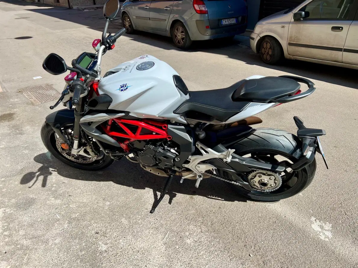 MV Agusta Brutale 800 EAS ABS (2016 - 19) (2)