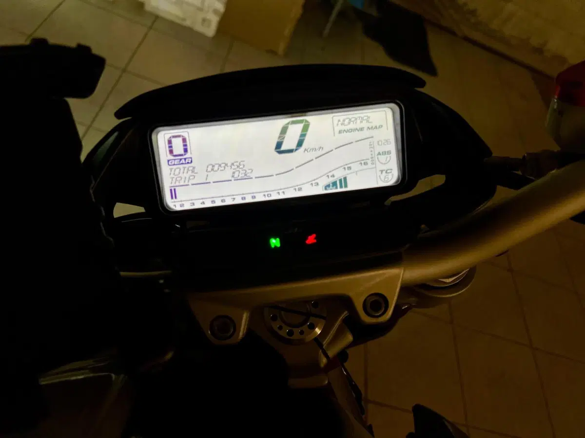 MV Agusta Brutale 800 EAS ABS (2016 - 19) (6)